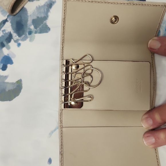 Gucci wallet key case set. Very good condition with very few callouts. - Picture 8 of 11
